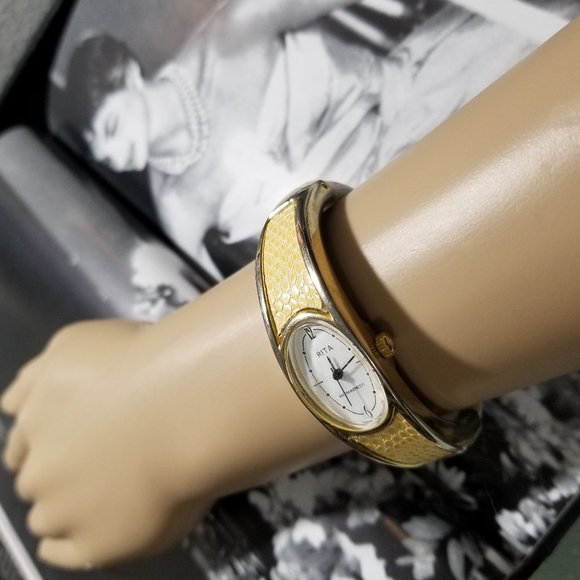 Retro Rita Antimagnetic  Wind up Watch Women Working Hard Lucite Bracelet